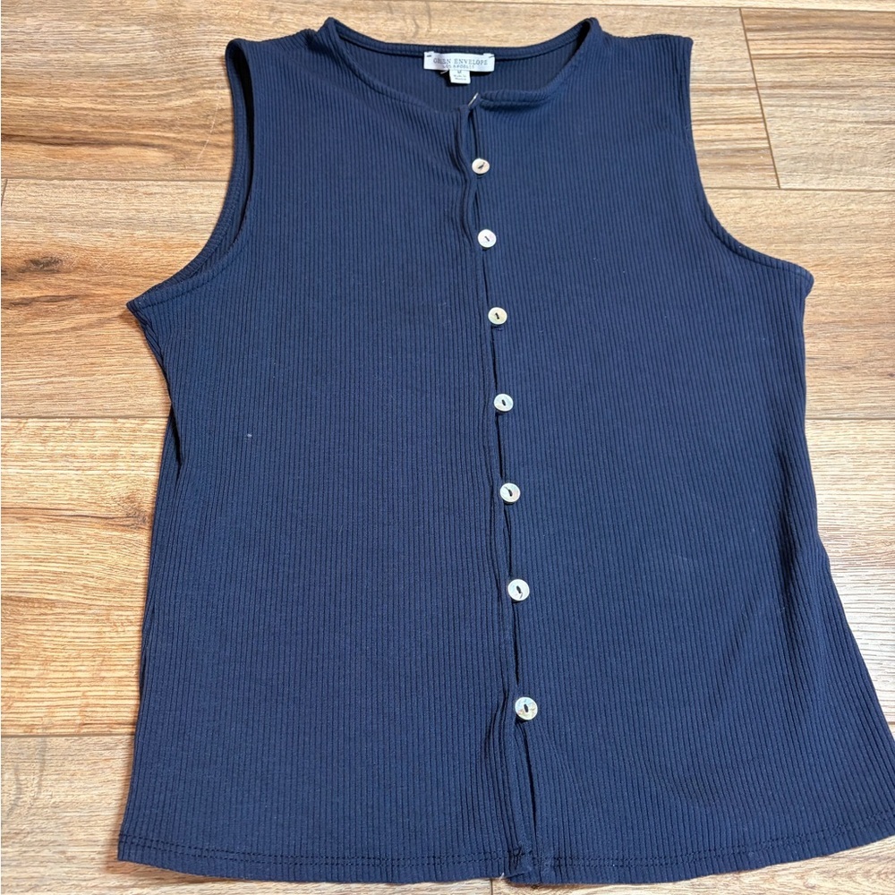 Green Envelope navy blue minimalist preppy ribbed pearl button-down tank top - Picture 4 of 8